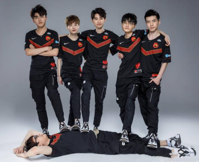 级中后卫的 级中后卫的